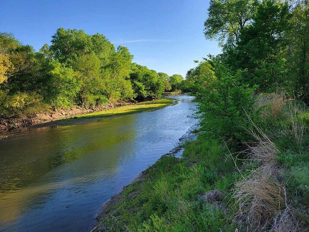 Image of kansas river in a sunny afternoon